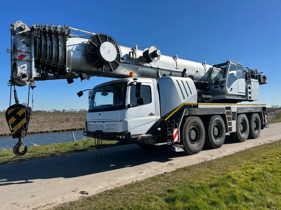 Grove hijskranen te koop en voor in koop. Kranen, onderdelen en toebehoren.